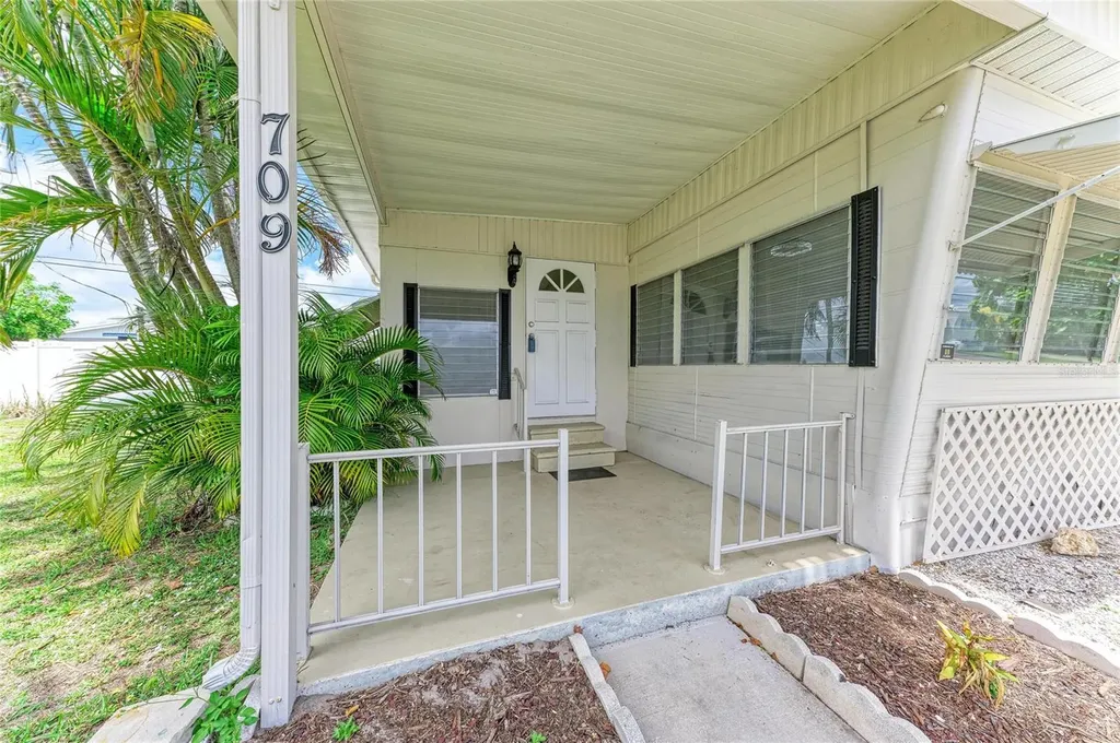 709 50th Avenue Terrace W Bradenton FL 34207