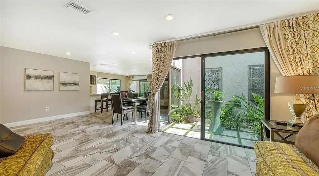 3842 Glen Oaks Manor Drive Sarasota FL 34232