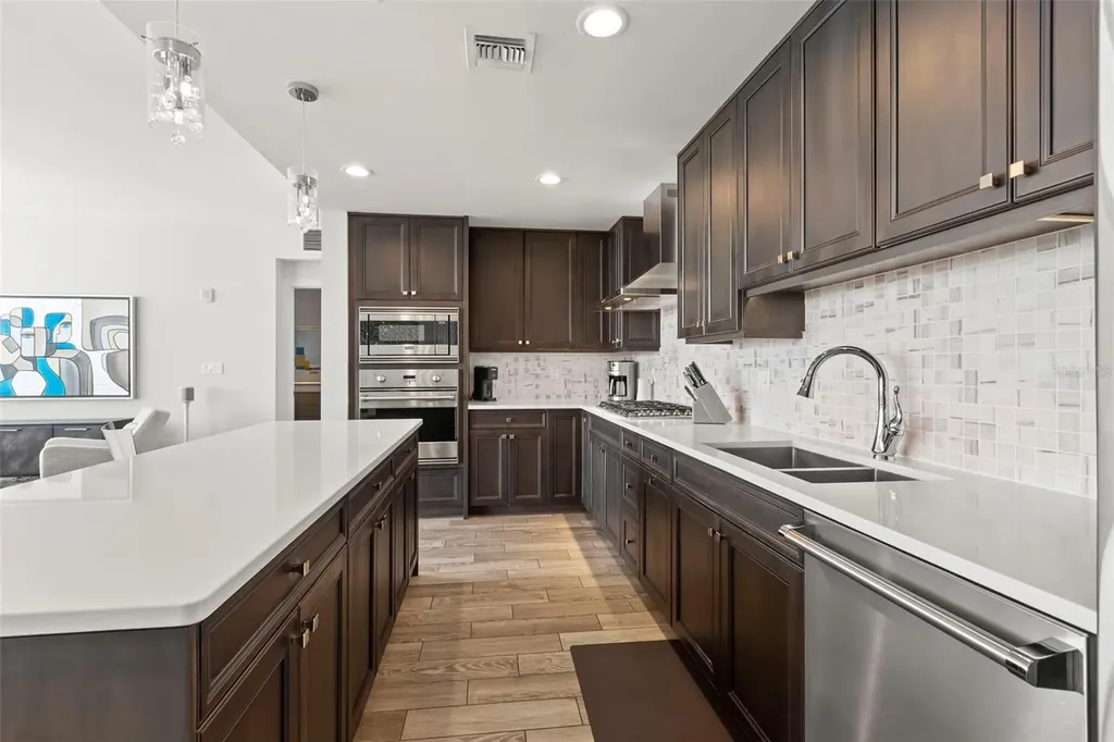 176 4th Avenue NE St Petersburg FL 33701