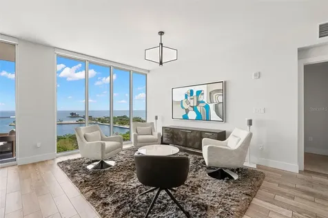 176 4th Avenue NE St Petersburg FL 33701
