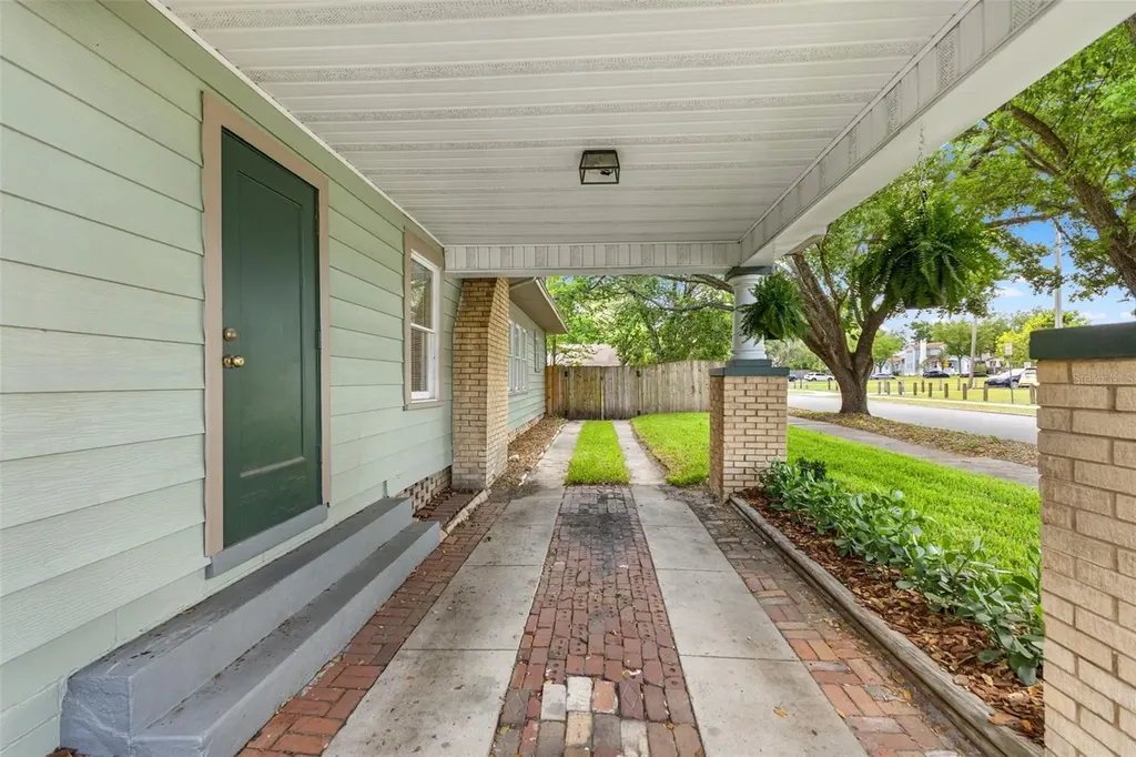 5101 N Seminole Avenue Tampa FL 33603