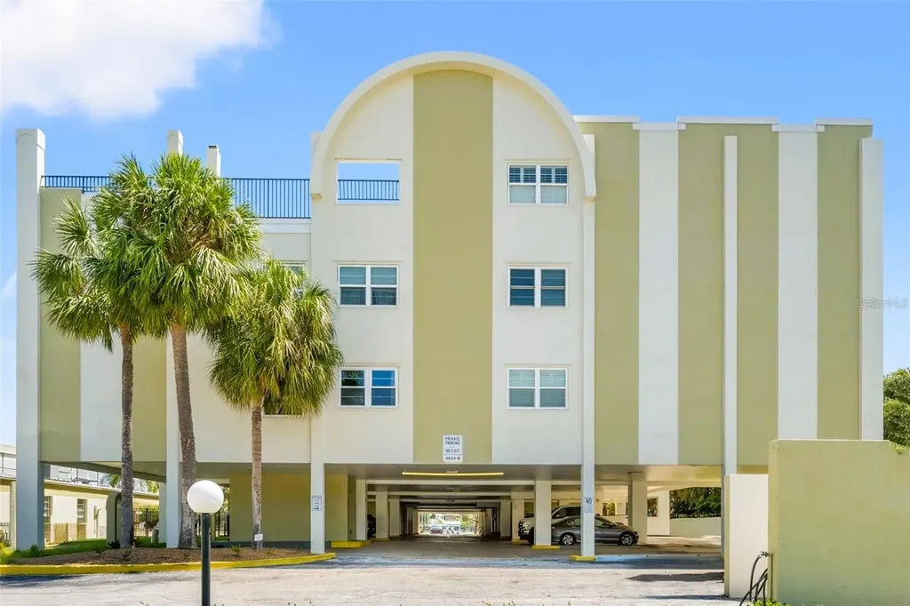 4651 1st Street NE St Petersburg FL 33702