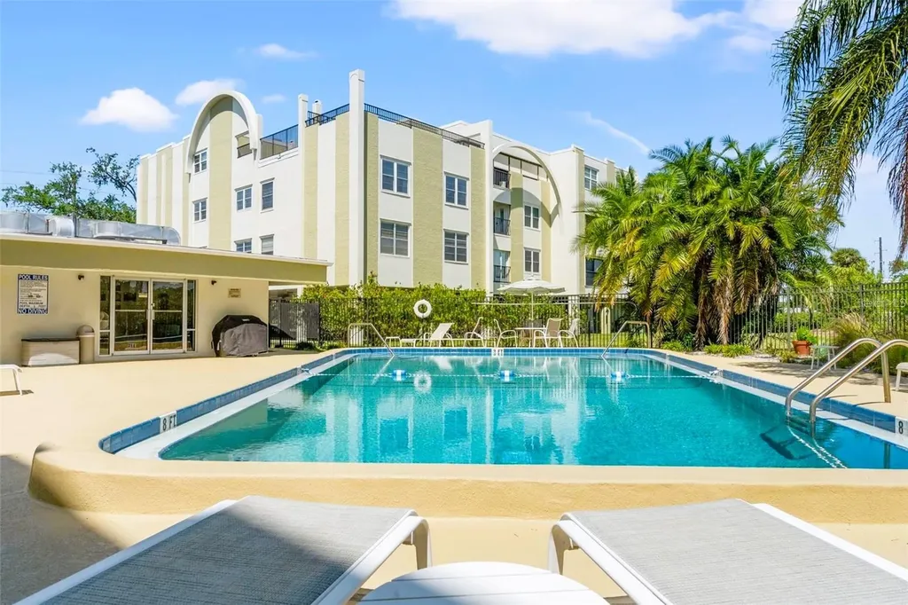 4651 1st Street NE St Petersburg FL 33702