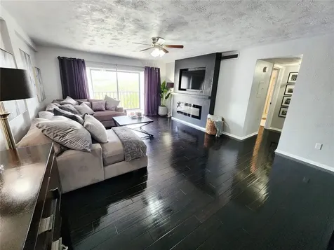 4651 1st Street NE St Petersburg FL 33702