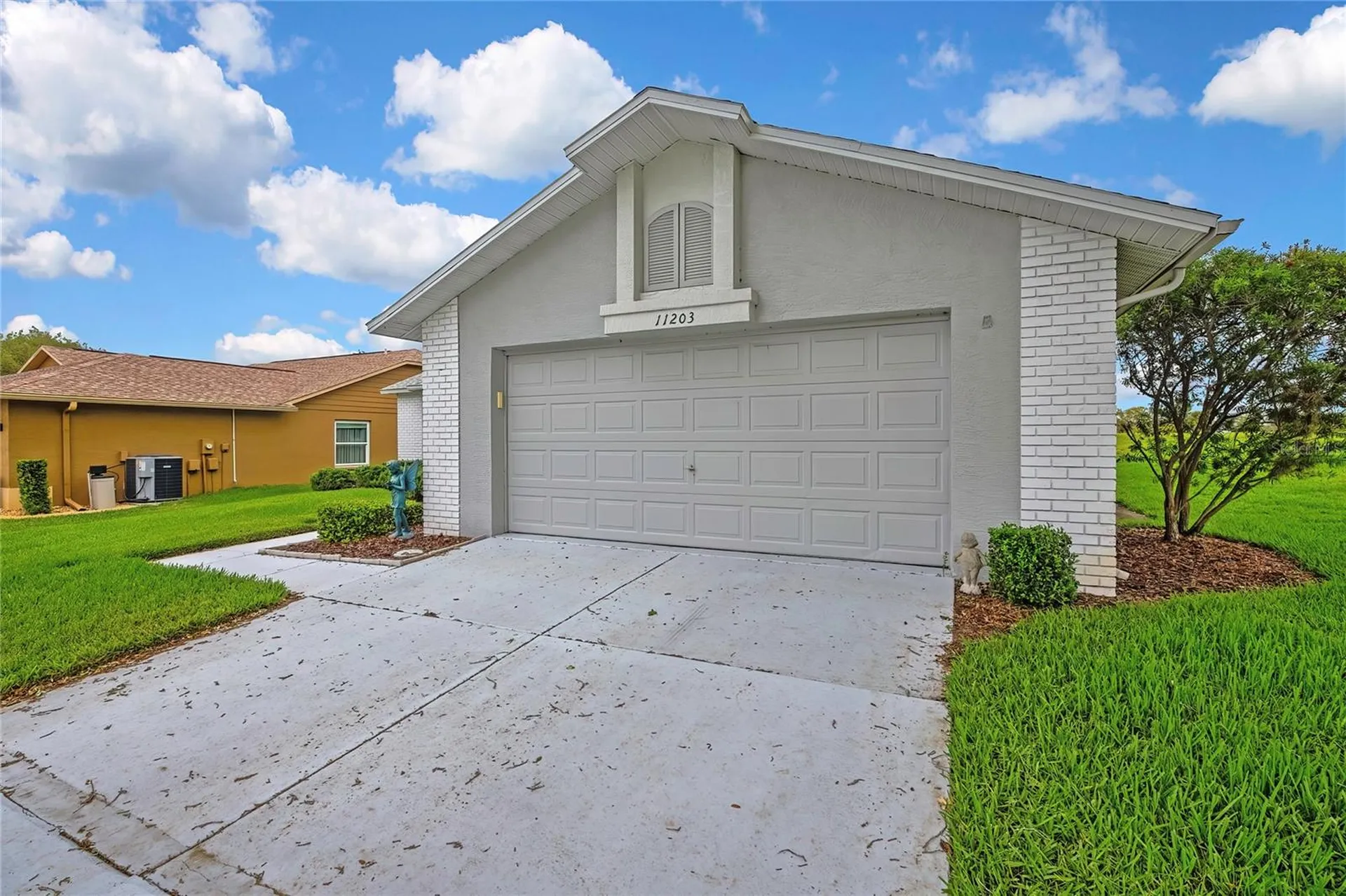 11203 Sun Tree Road Hudson FL 34667