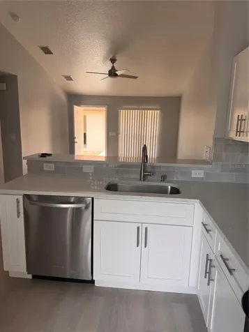 1125 E Rohe Street Tarpon Springs FL 34689
