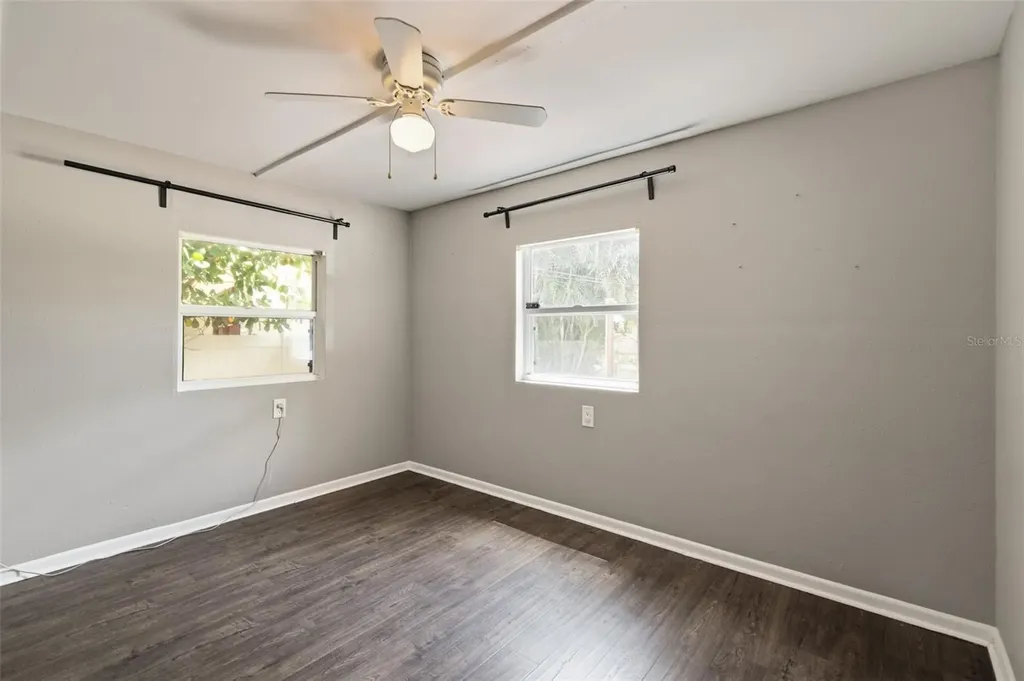 1885 Vamo Way Sarasota FL 34231