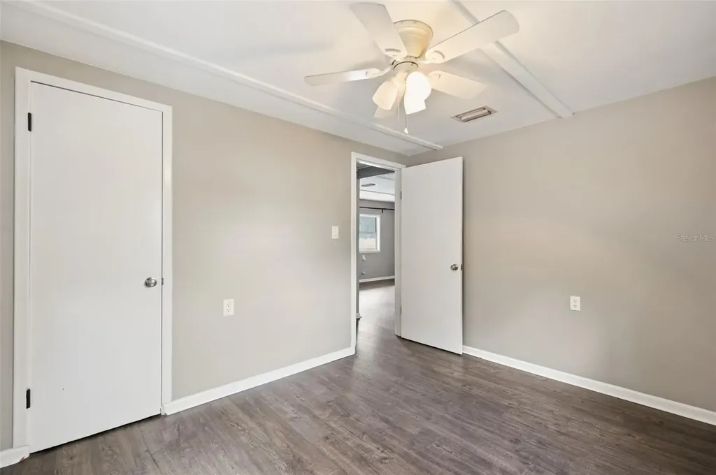 1885 Vamo Way Sarasota FL 34231