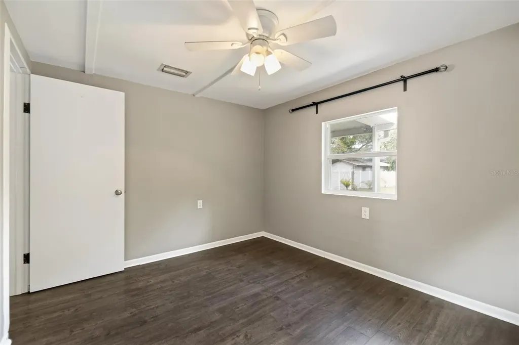 1885 Vamo Way Sarasota FL 34231