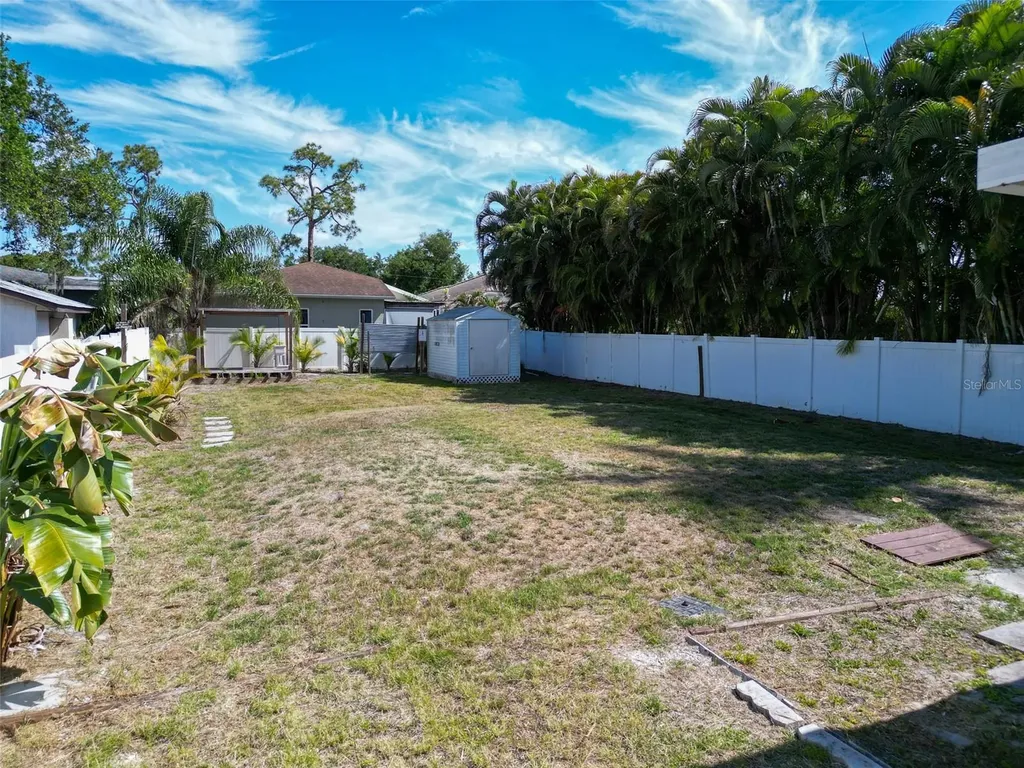 1885 Vamo Way Sarasota FL 34231