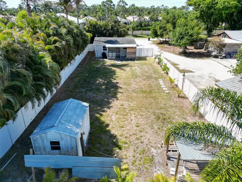 1885 Vamo Way Sarasota FL 34231