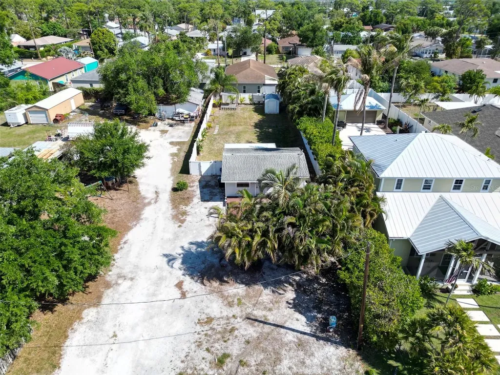 1885 Vamo Way Sarasota FL 34231