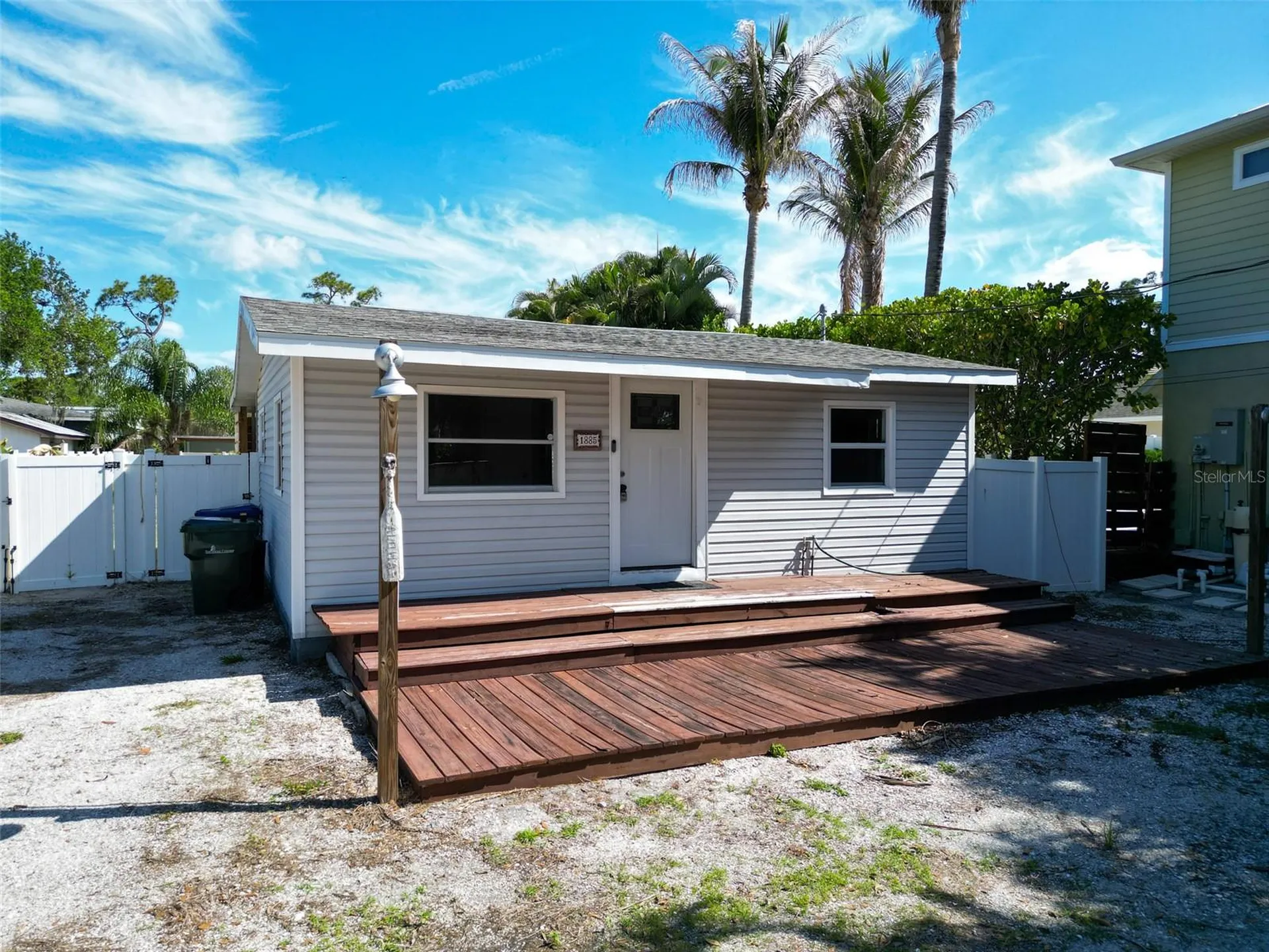 1885 Vamo Way Sarasota FL 34231