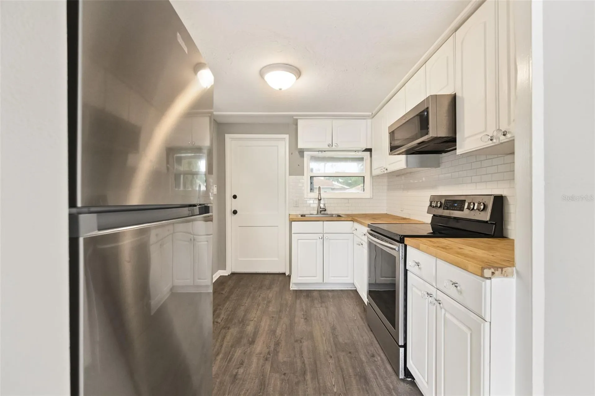1885 Vamo Way Sarasota FL 34231