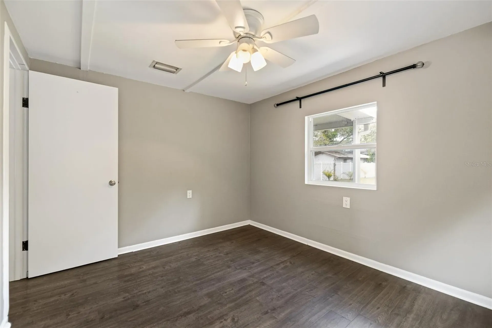 1885 Vamo Way Sarasota FL 34231