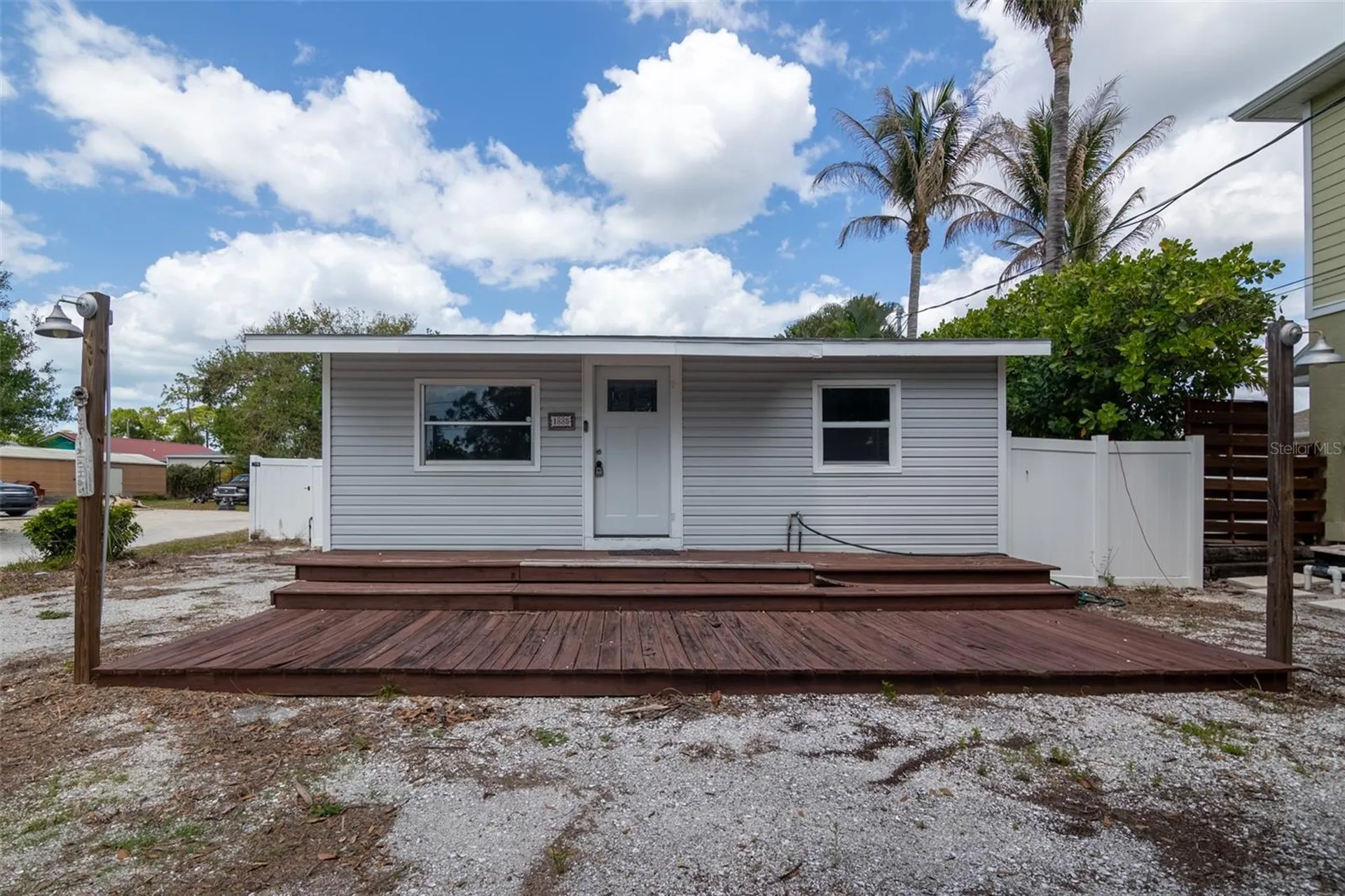 1885 Vamo Way Sarasota FL 34231