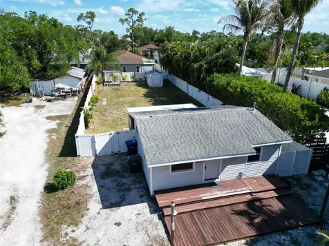 1885 Vamo Way Sarasota FL 34231