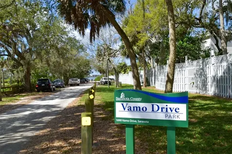 1885 Vamo Way Sarasota FL 34231