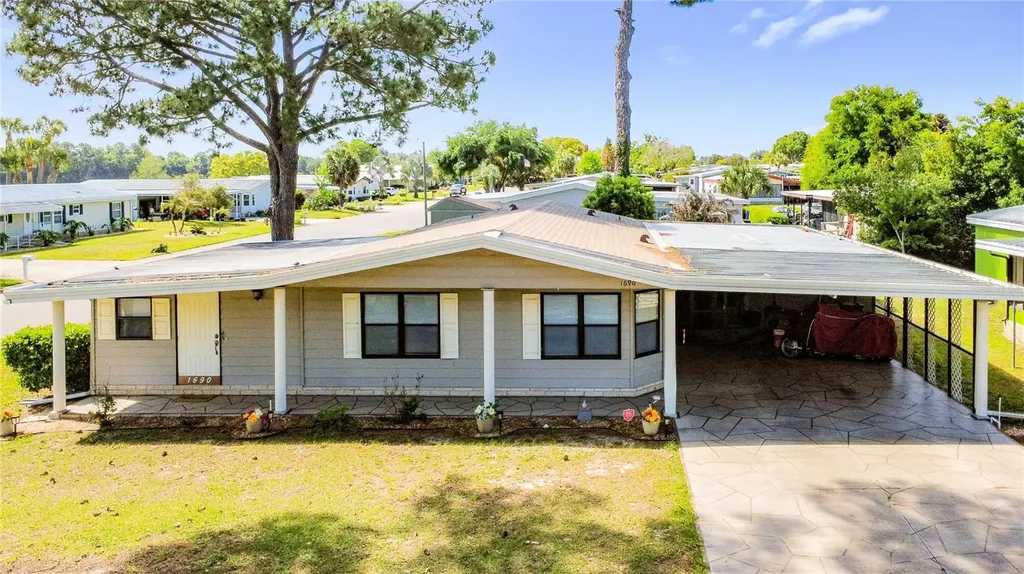 1690 Elkhart Circle Tavares FL 32778