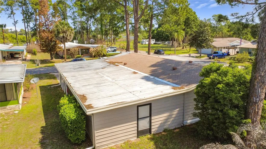 1690 Elkhart Circle Tavares FL 32778