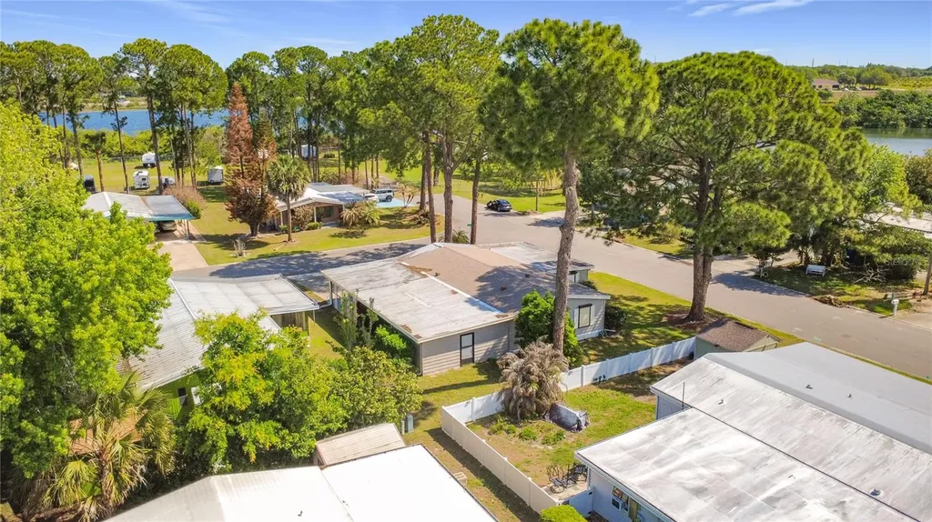 1690 Elkhart Circle Tavares FL 32778