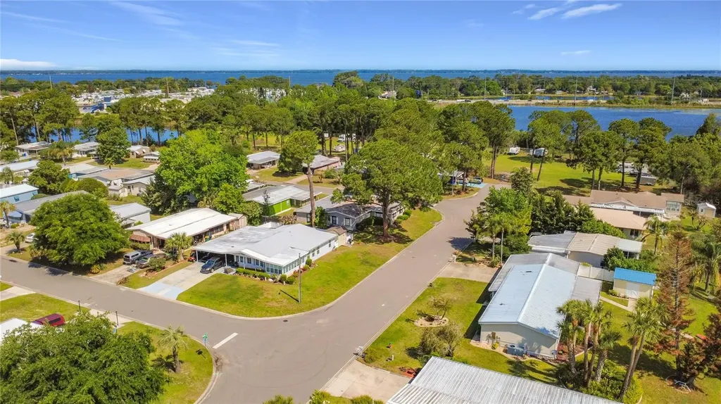 1690 Elkhart Circle Tavares FL 32778