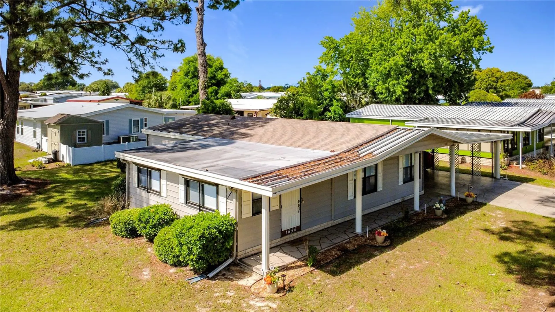 1690 Elkhart Circle Tavares FL 32778