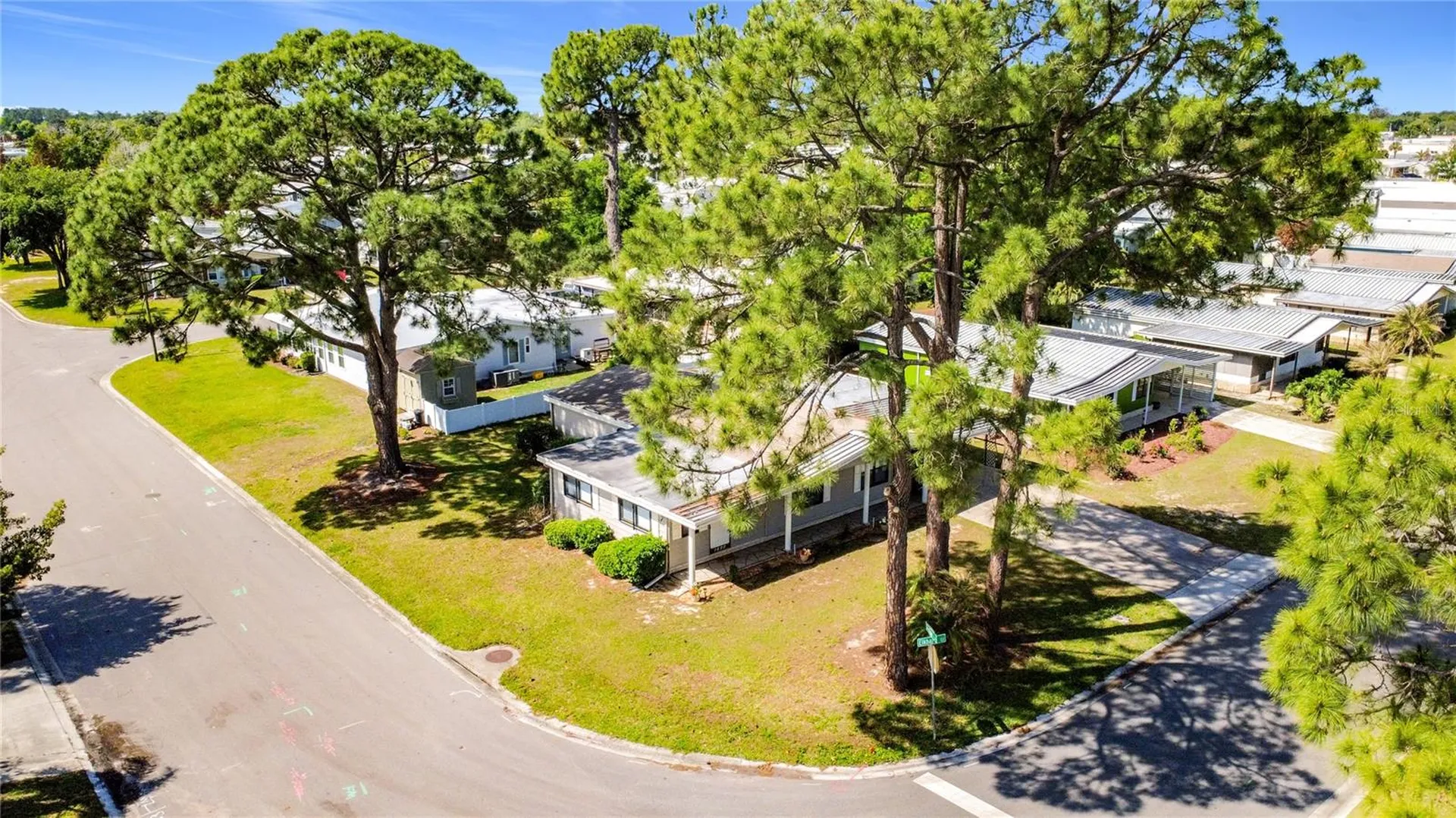 1690 Elkhart Circle Tavares FL 32778