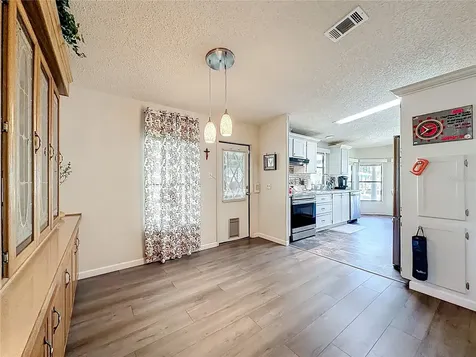 1690 Elkhart Circle Tavares FL 32778