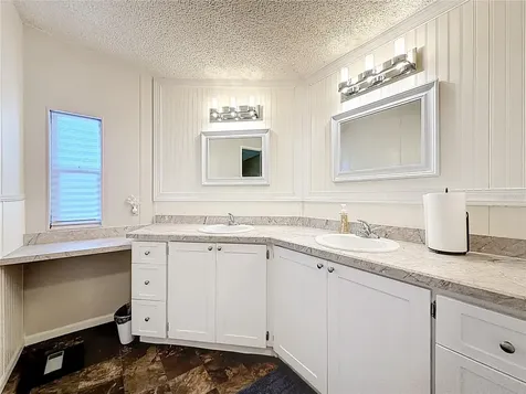 1690 Elkhart Circle Tavares FL 32778