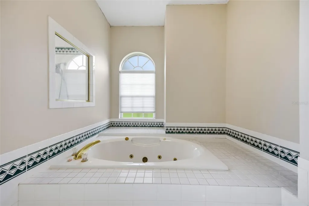 18629 Avenue Capri Lutz FL 33558