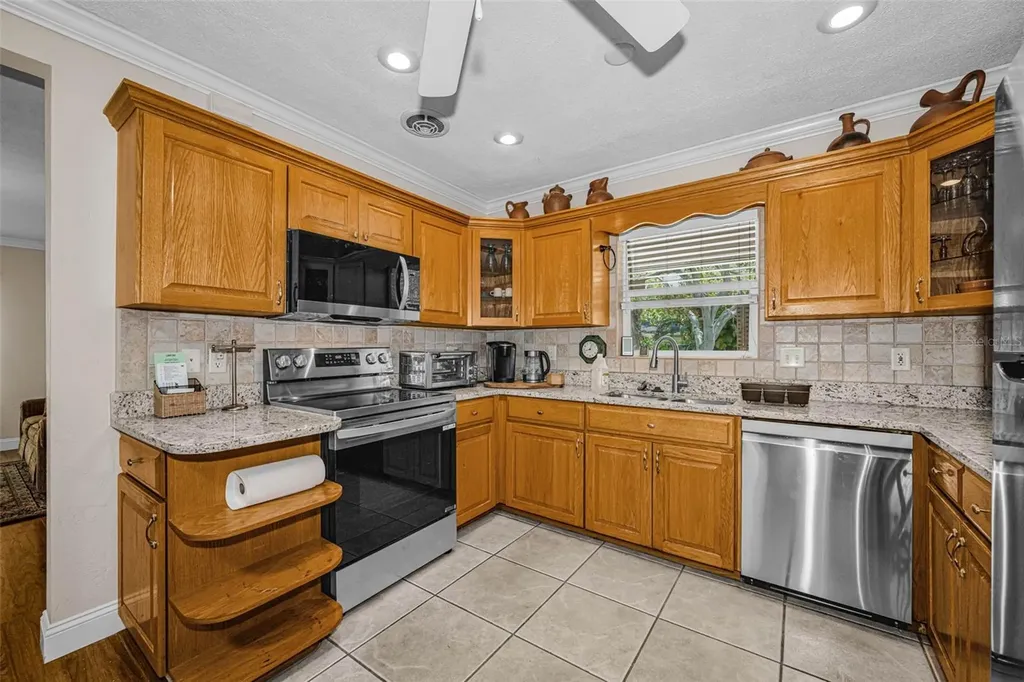 253 Park Circle S Dunedin FL 34698