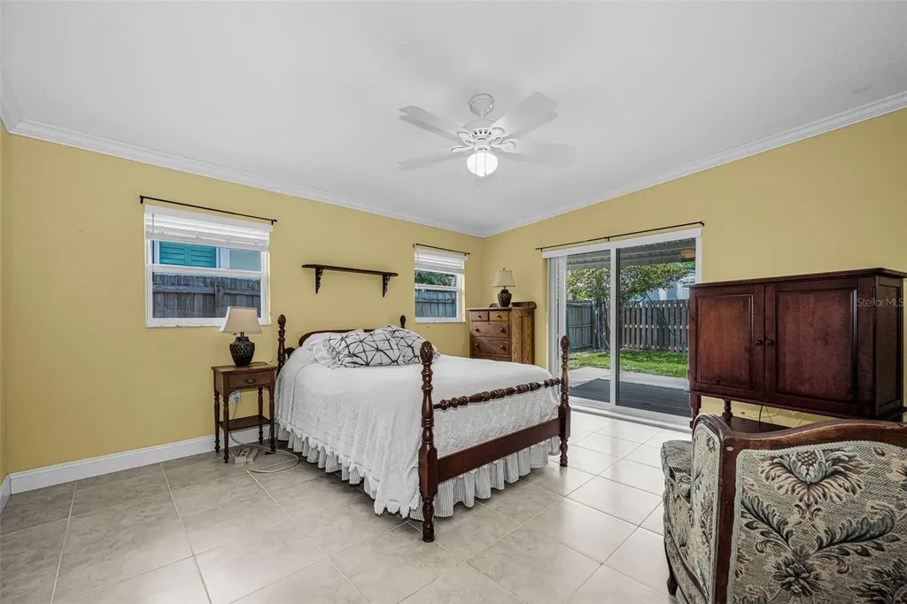 253 Park Circle S Dunedin FL 34698