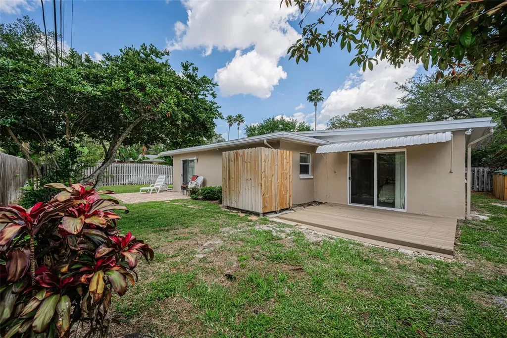 253 Park Circle S Dunedin FL 34698