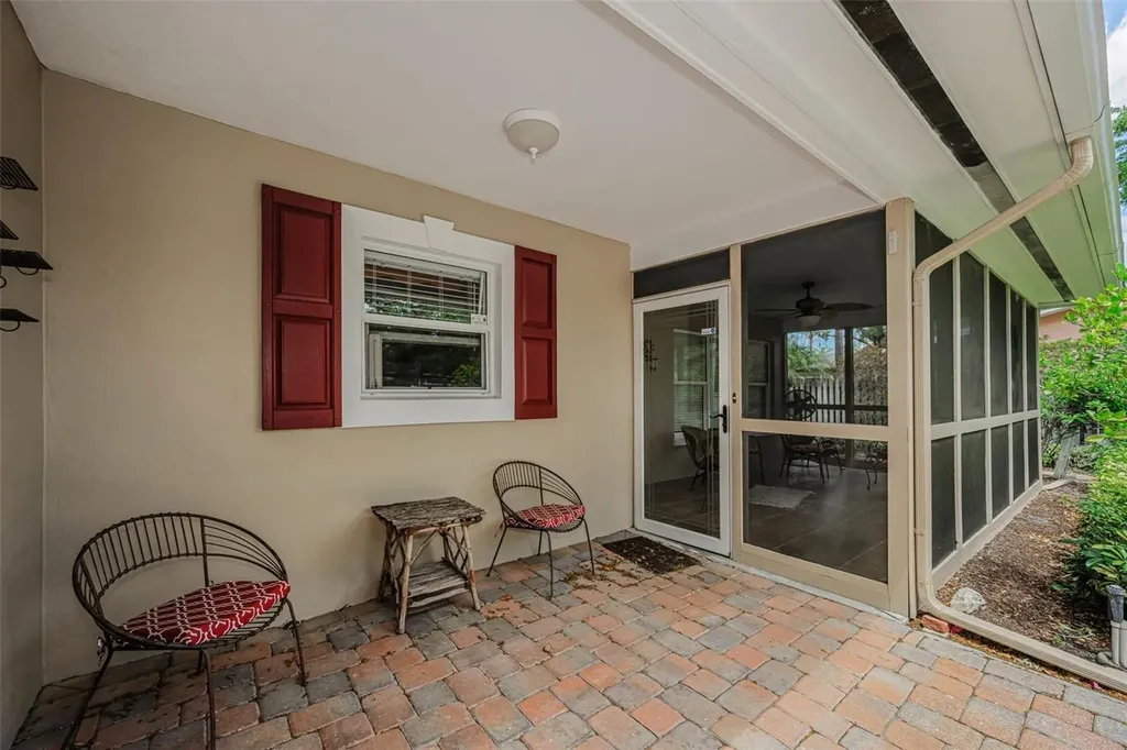 253 Park Circle S Dunedin FL 34698
