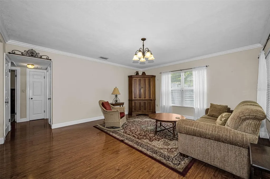 253 Park Circle S Dunedin FL 34698