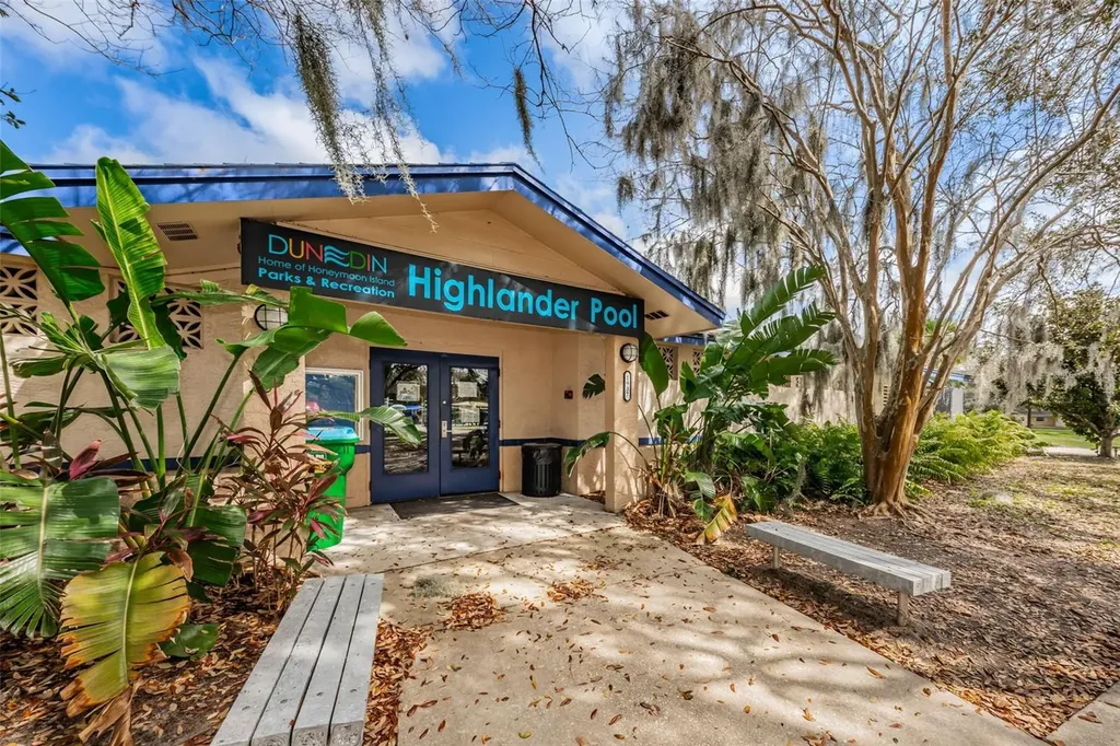 253 Park Circle S Dunedin FL 34698