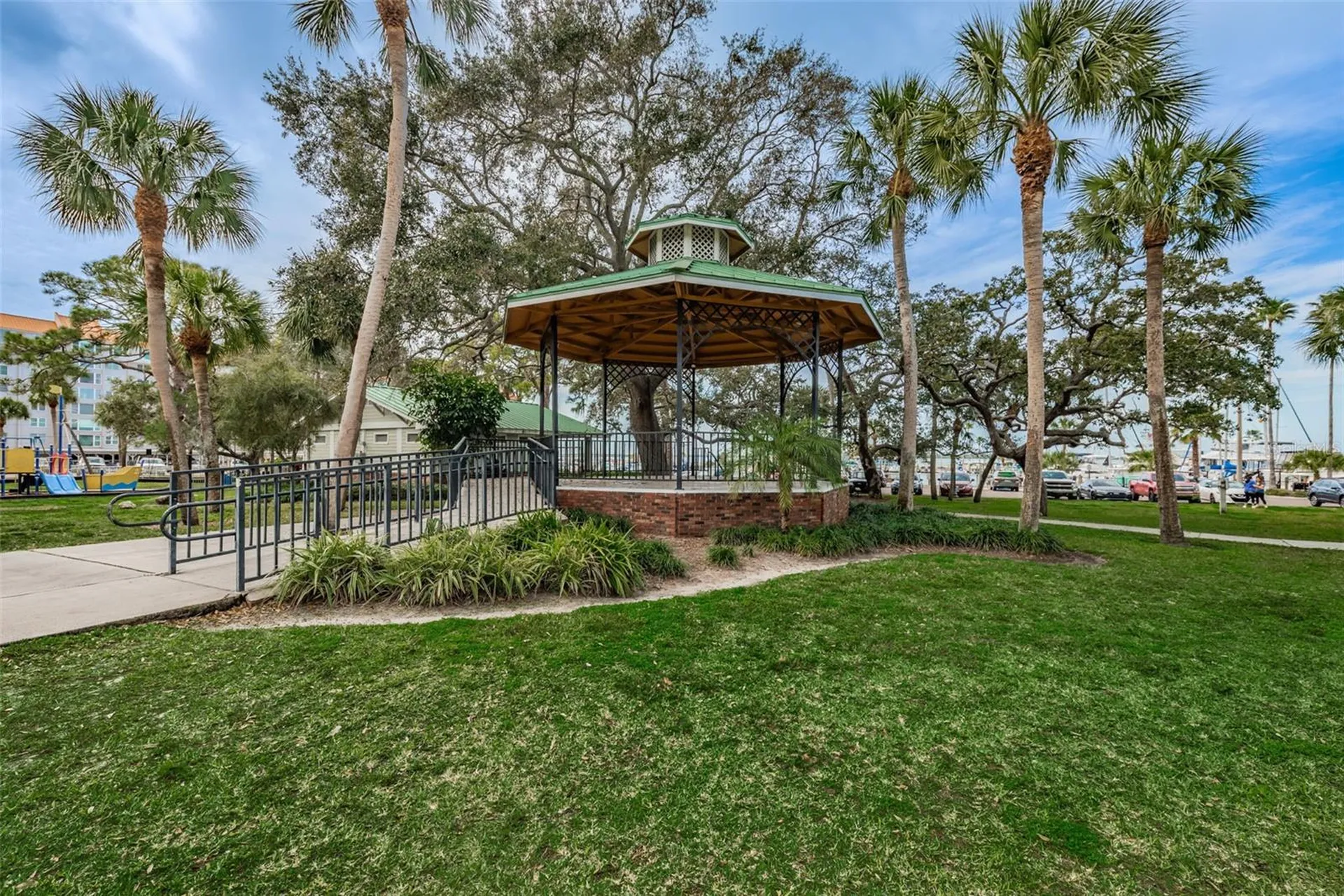 253 Park Circle S Dunedin FL 34698