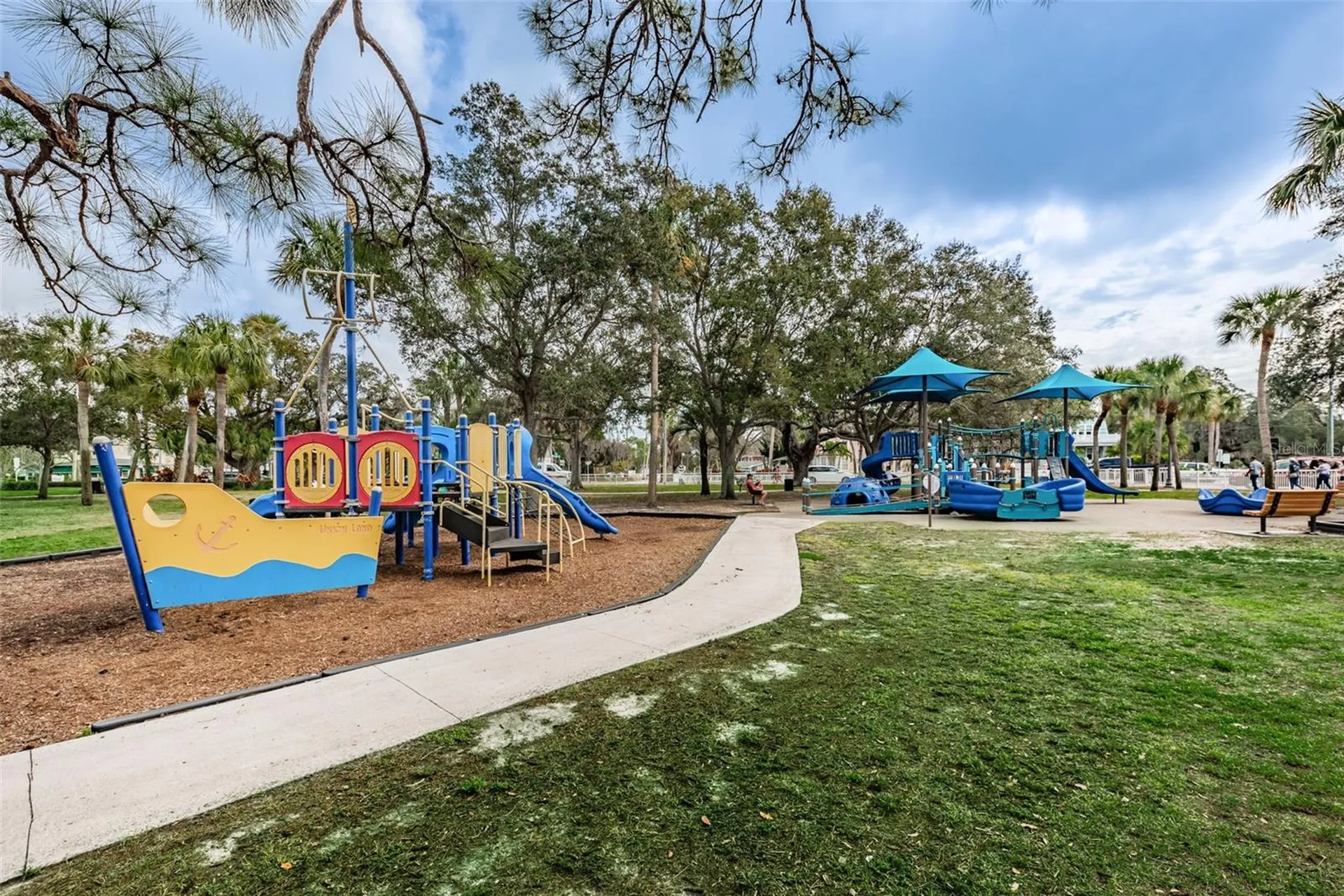 253 Park Circle S Dunedin FL 34698