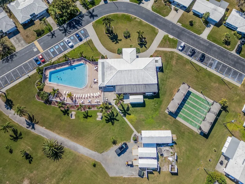 9227 143rd Street Seminole FL 33776