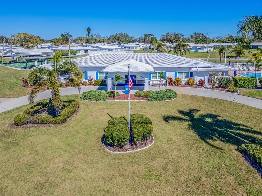9227 143rd Street Seminole FL 33776