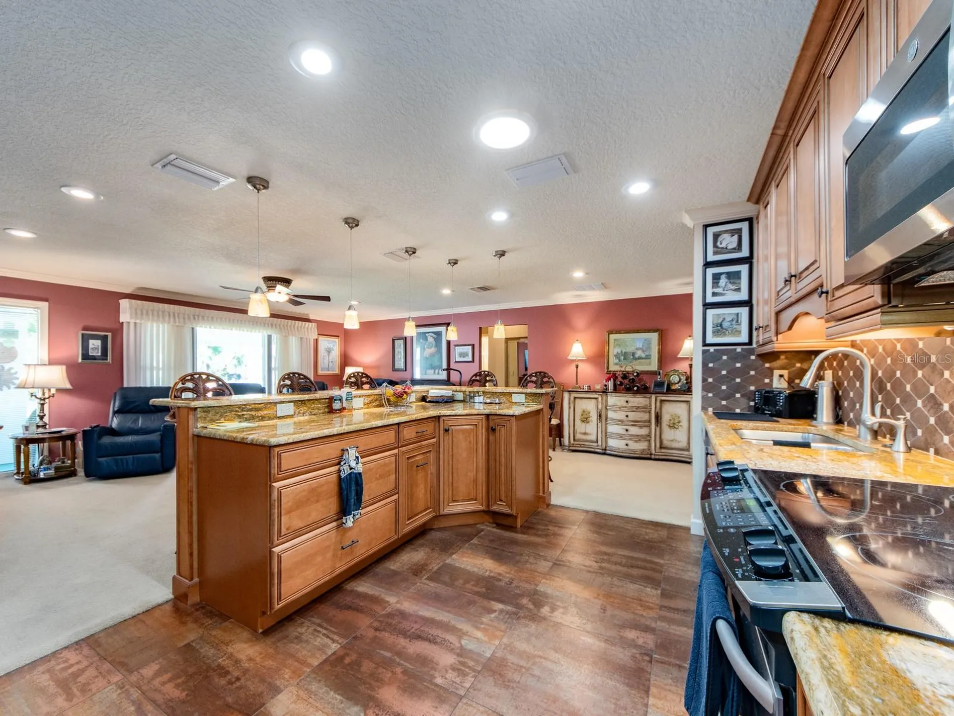 9227 143rd Street Seminole FL 33776