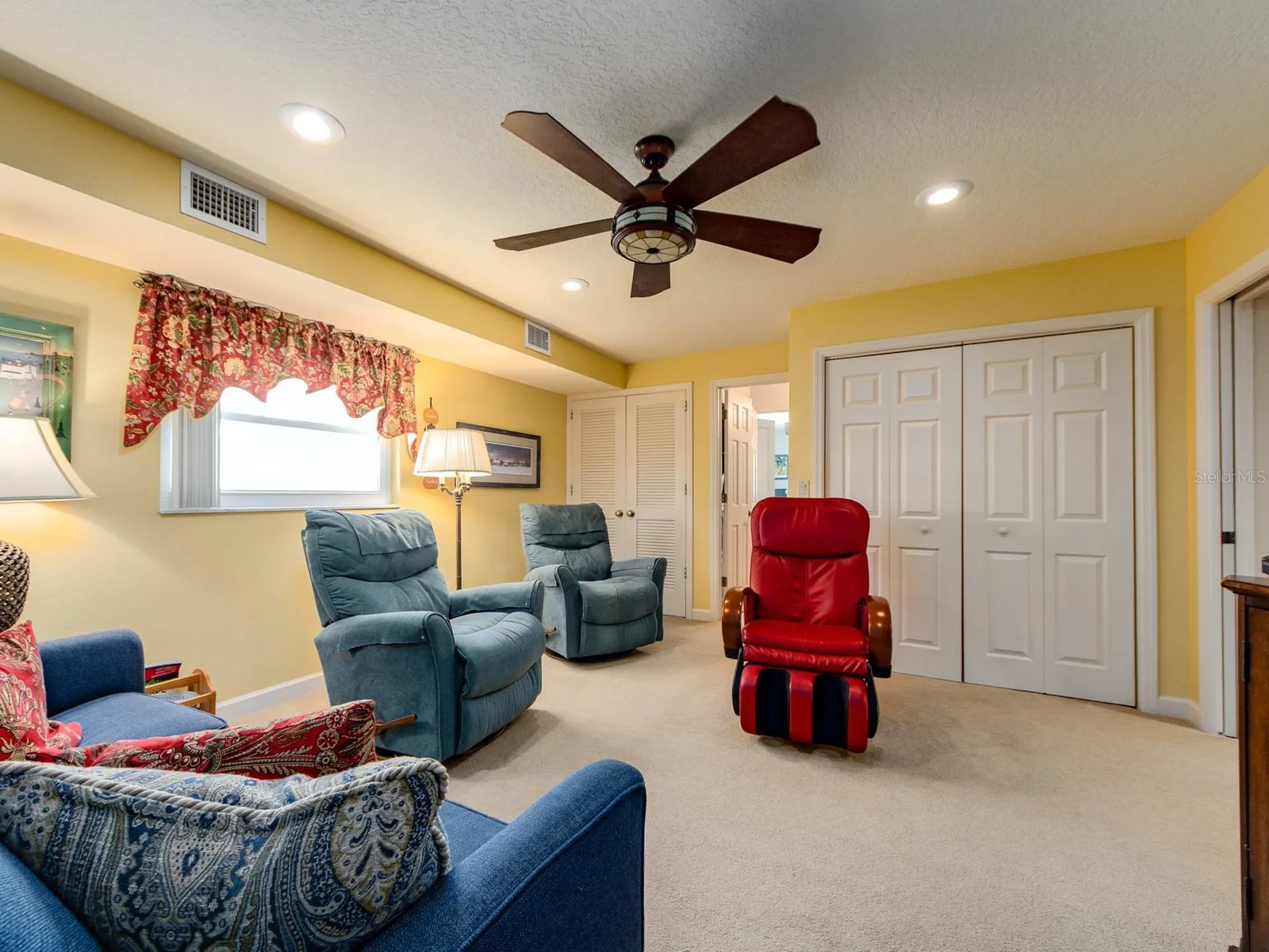 9227 143rd Street Seminole FL 33776