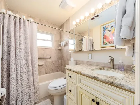 9227 143rd Street Seminole FL 33776