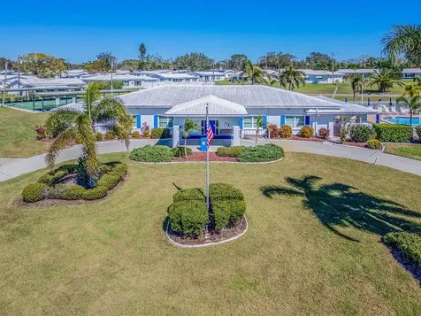 9227 143rd Street Seminole FL 33776