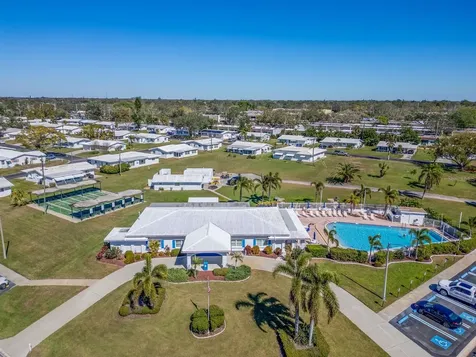 9227 143rd Street Seminole FL 33776