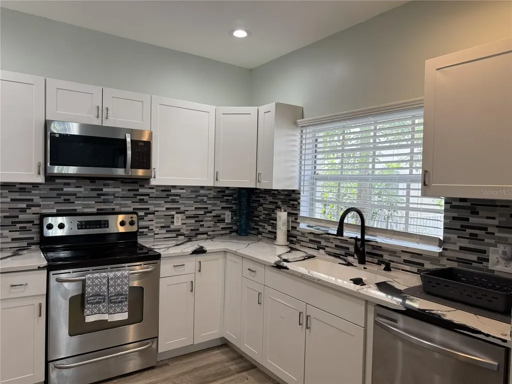 3304 Lisa Lane Naples FL 34109