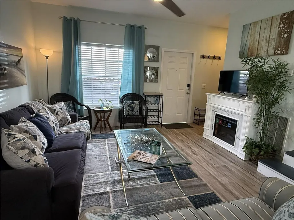 3304 Lisa Lane Naples FL 34109