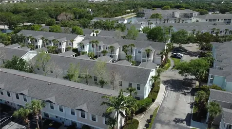 3304 Lisa Lane Naples FL 34109