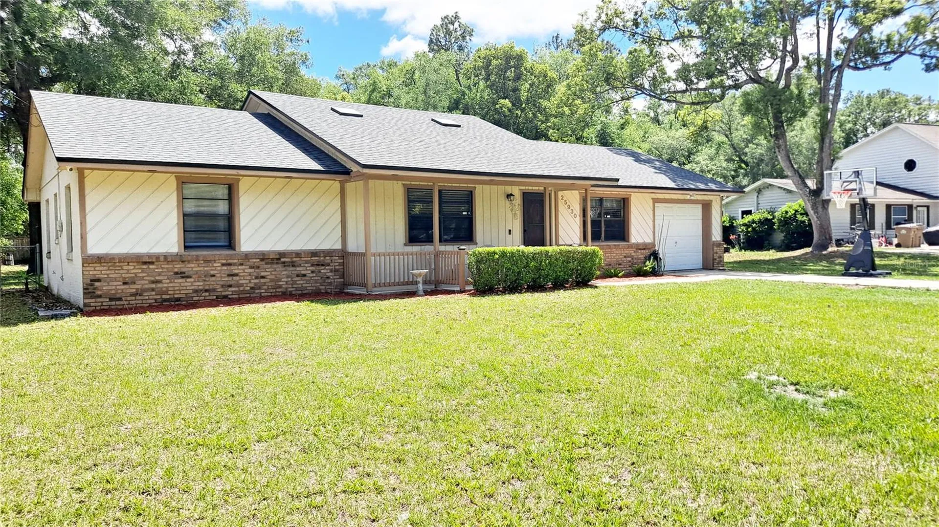 25930 Sackamaxon Drive Sorrento FL 32776